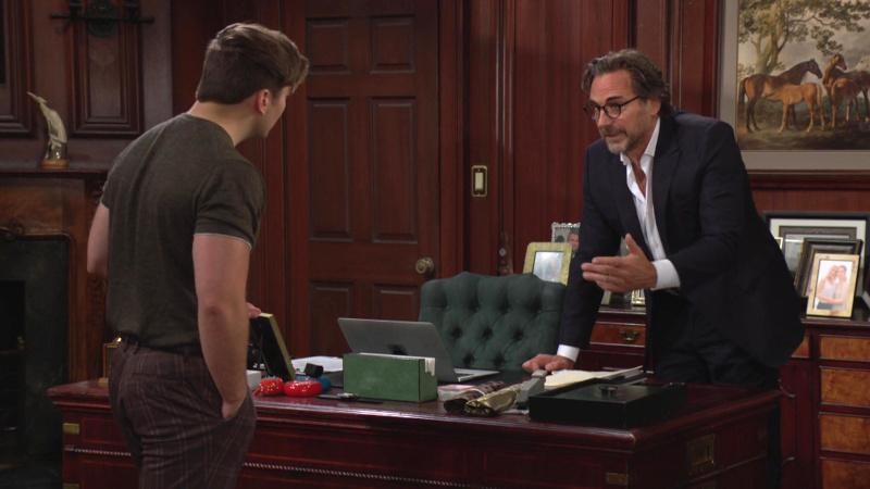 R.J (Joshua Hoffman) et Ridge (Thorsten Kaye) partagent leurs inquiétudes. Amour, Gloire et Beauté/Top Models,
épisode 9349 (30 août 2024,
CBS)
