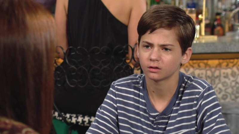 Connor (Judah Mackey) sent bien que quelque chose ne va pas. Les Feux de l'Amour,
                     épisode 12954 (10 septembre 2024,
CBS)