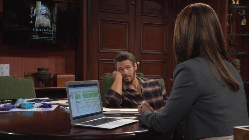 Liam (Scott Clifton) n’a aucune chance dans une négociation face à Steffy… Top Models,
                     épisode 9374 (5 juin 2025,
RTL9)