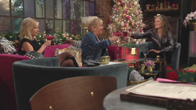 Ashley (Eileen Davidson), Traci (Beth Maitland) et Diane (Susan Walters) décident de faire un effort. Les Feux de l'Amour,
                     épisode 13027 (24 décembre 2024,
CBS)