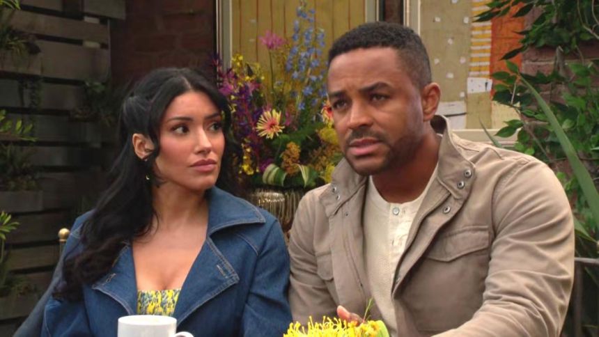 Nate (Sean Dominic) connaît bien les classiques de la littérature française. Les Feux de l'Amour,
                     épisode 13029 (27 décembre 2024,
CBS)
