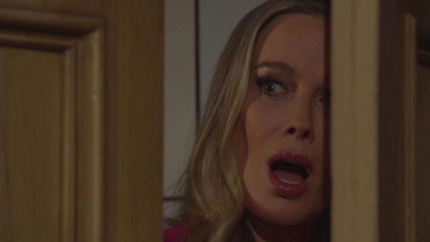 Donna (Jennifer Gareis) est choquée ! Amour, Gloire et Beauté/Top Models,
épisode 9440 (10 janvier 2025,
CBS)
