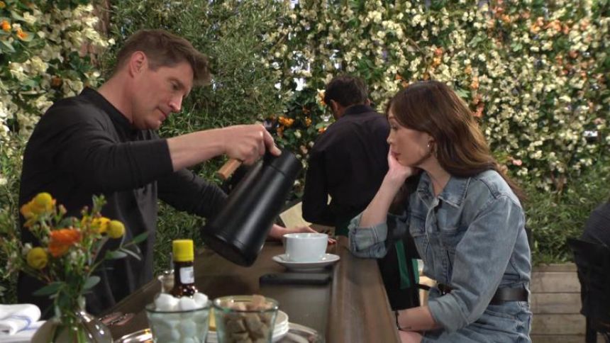 Deacon (Sean Kanan) parle de Tom à Poppy... Top Models,
épisode 9461 (25 avril 2025,
RTS)