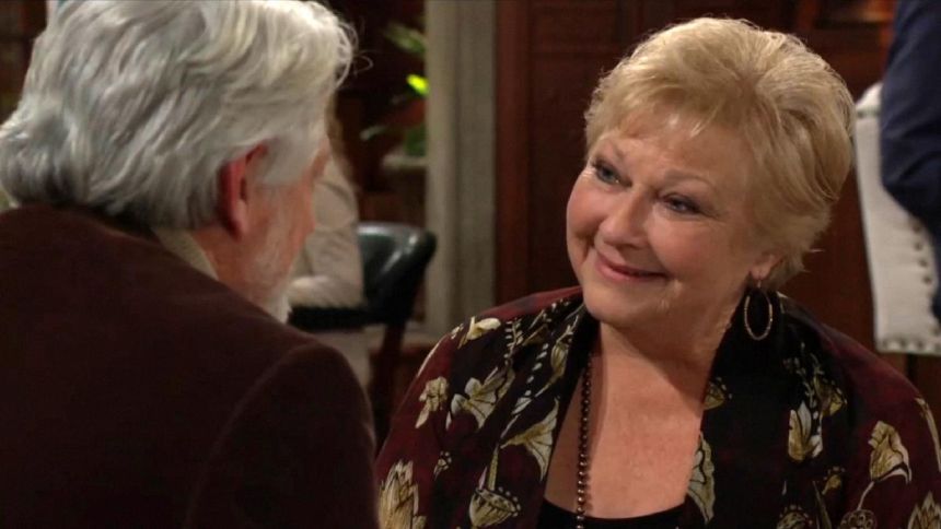 Traci (Beth Maitland) n'a pas été aussi heureuse depuis longtemps. Les Feux de l'Amour,
épisode 13079 (12 mars 2025,
CBS)