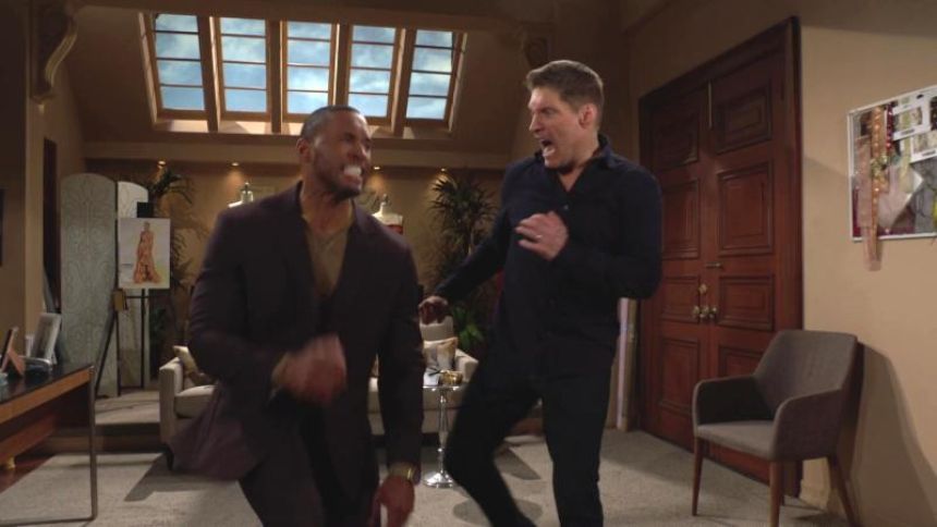 Carter (Lawrence Saint-Victor) et Deacon (Sean Kanan) sont un peu à cran… Amour, Gloire et Beauté/Top Models,
                     épisode 9499 (8 avril 2025,
CBS)