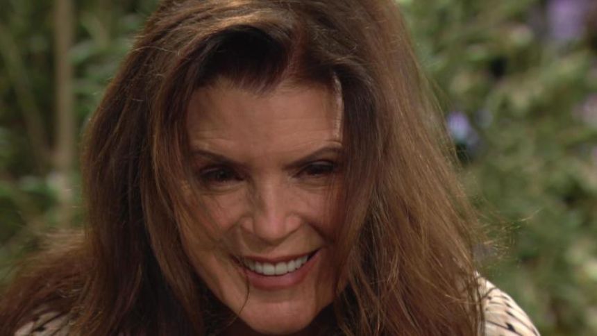 Sheila (Kimberlin Brown) aime les défis... Amour, Gloire et Beauté/Top Models,
                     épisode 9503 (14 avril 2025,
CBS)