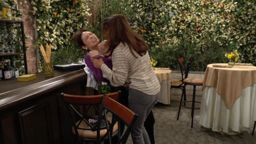 Poppy (Romy Park) a réveillé l'ours !... Amour, Gloire et Beauté/Top Models,
                     épisode 9504 (15 avril 2025,
CBS)