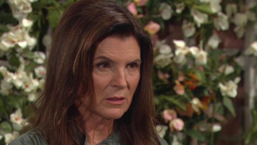 Sheila (Kimberlin Brown) est dans une position inconfortable… Amour, Gloire et Beauté/Top Models,
épisode 9598 (28 août 2025,
CBS)
