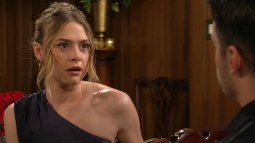 Claire (Hayley Erin) ne sait pas comment réagir. Les Feux de l'Amour,
épisode 13200 (1 septembre 2025,
CBS)