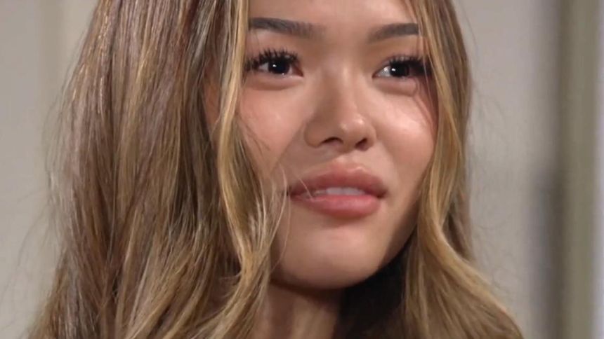 Luna (Lisa Yamada) ne s'inquiète pas vraiment pour son avenir... Amour, Gloire et Beauté/Top Models,
                     épisode 9612 (17 septembre 2025,
CBS)