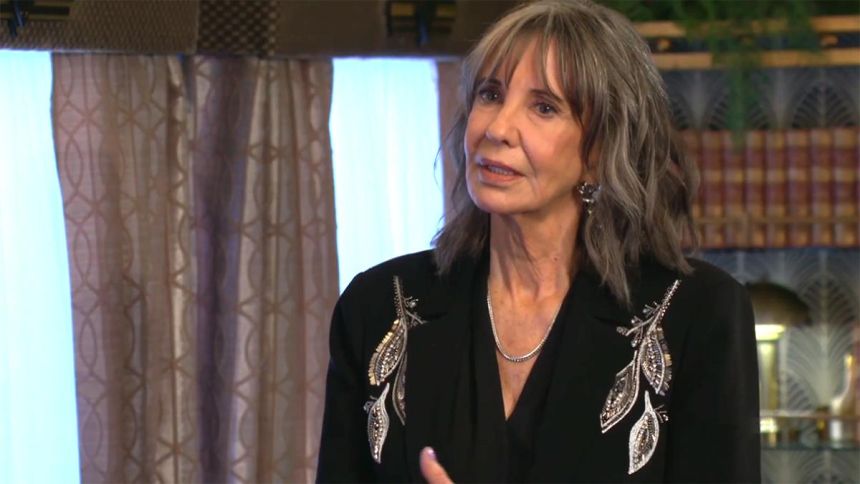 Jill (Jess Walton) se questionne sur les plans de Cane. Les Feux de l'Amour,
                     épisode 13224 (3 octobre 2025,
CBS)