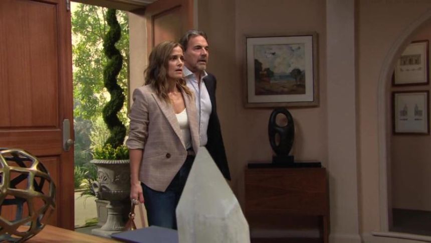 Taylor (Rebecca Budig) et Ridge (Thorsten Kaye) ne sont pas contents... Amour, Gloire et Beauté/Top Models,
épisode 9627 (8 octobre 2025,
CBS)