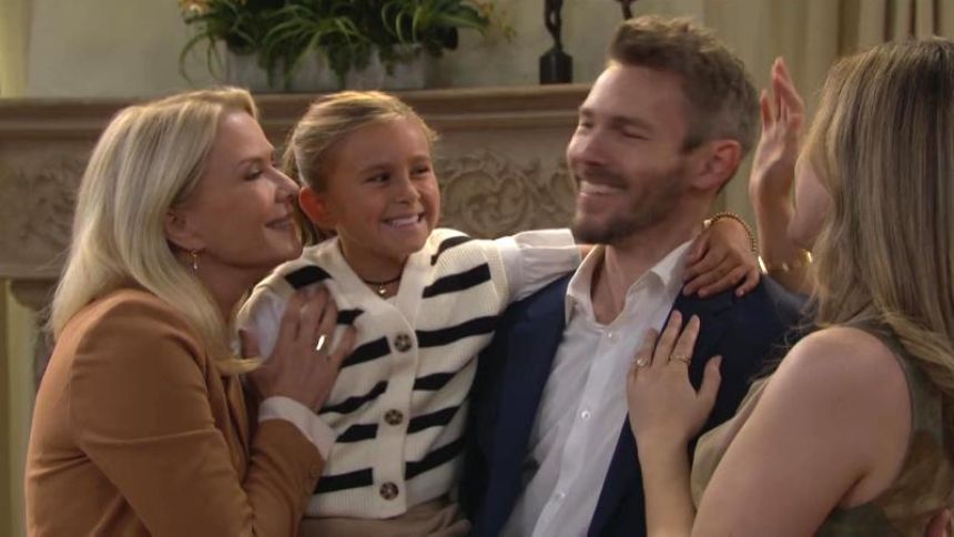 Beth (Jordyn Lynn Gracie) est heureuse. Amour, Gloire et Beauté/Top Models,
                     épisode 9641 (28 octobre 2025,
CBS)