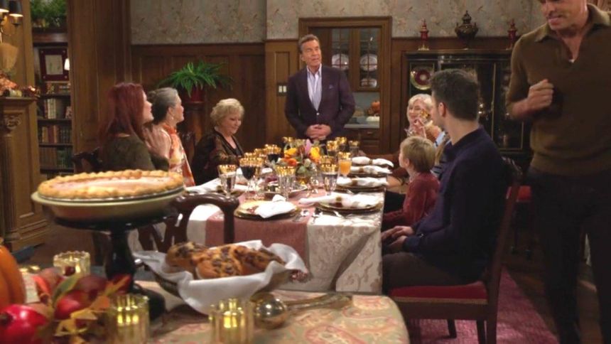 Thanksgiving est une fête très importante pour les Abbott ! Les Feux de l'Amour,
                     épisode 13262 (26 novembre 2025,
CBS)