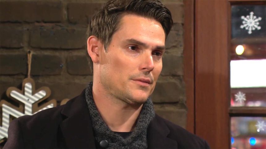 Adam (Mark Grossman) doit faire face aux conséquences de ses actes. Les Feux de l'Amour,
                     épisode 13276 (18 décembre 2025,
CBS)