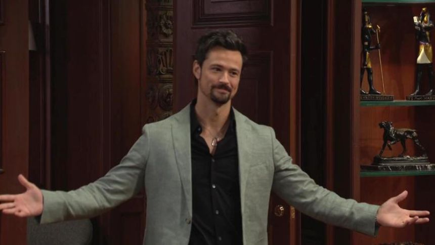 Thomas (Matthew Atkinson) est de retour ! Amour, Gloire et Beauté/Top Models,
                     épisode 9676 (18 décembre 2025,
CBS)