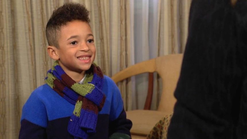 Dominic (Ethan Ray Clark) adore jouer à cache-cache. Les Feux de l'Amour,
                     épisode 13303 (28 janvier 2026,
CBS)