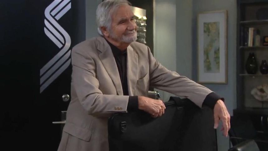 Eric (John McCook) présente ses premiers dessins pour Logan à Katie. Amour, Gloire et Beauté/Top Models,
                     épisode 9708 (4 février 2026,
CBS)