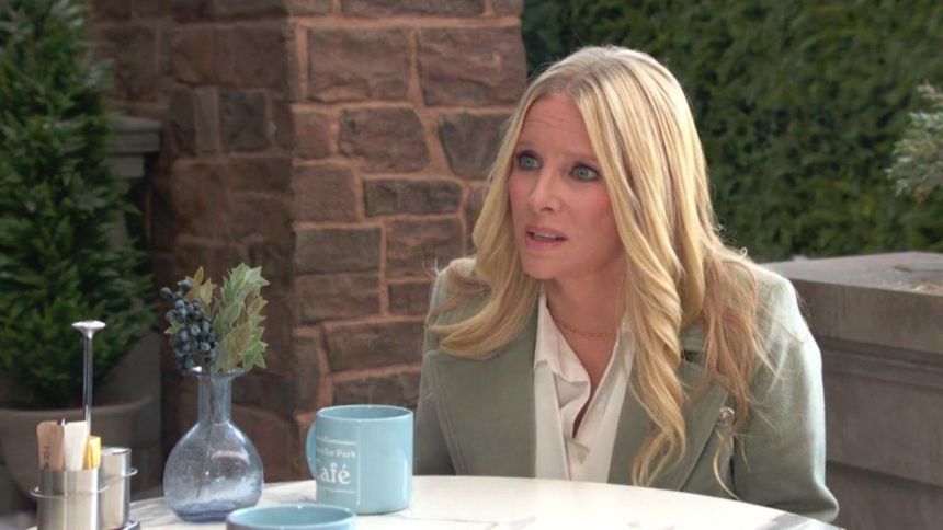 Christine (Lauralee Bell) s'inquiète des initiatives de Mariah, qui pourraient compromettre sa défense. Les Feux de l'Amour,
                     épisode 13320 (20 février 2026,
CBS)