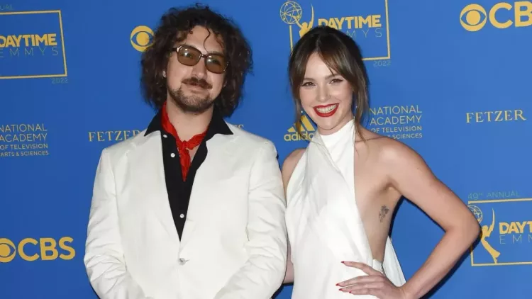 Cait Fairbanks (Tessa des Feux de l'Amour) se fiance