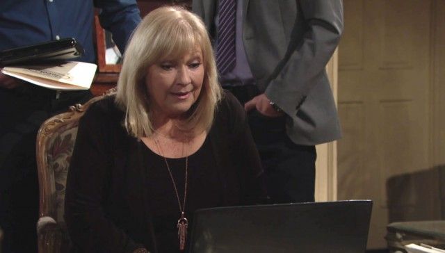 Prochain épisode Les Feux de l'Amour
        sur Tva