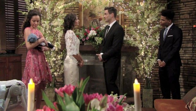 Prochain épisode Les Feux de l'Amour
        sur Tva