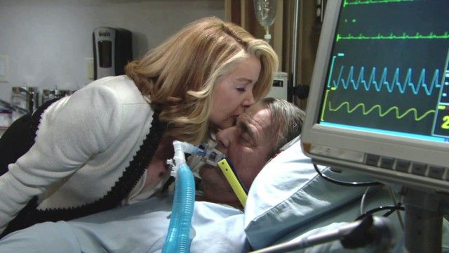 Prochain épisode Les Feux de l'Amour
        sur Tva