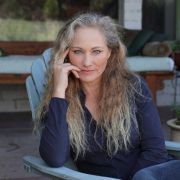 La popularité de Shari Shattuck, actrice dans Amour, Gloire et Beauté