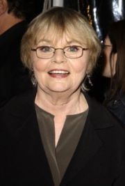 La popularité de June Squibb, actrice dans Les Feux de l'Amour