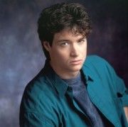 La popularité de Bryan Genesse, acteur dans Amour, Gloire et Beauté