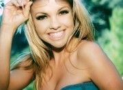 La popularité de Angela Little, actrice dans Amour, Gloire et Beauté