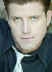 La popularité de Steve Schroeder, acteur dans Amour, Gloire et Beauté