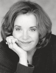 La popularité de Lee Garlington, actrice dans Les Feux de l'Amour