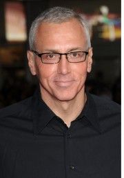 La popularité de Drew Pinsky, personnage dans Les Feux de l'Amour