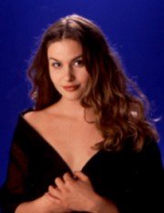 La popularité de Rebecca Moore, personnage dans Amour, Gloire et Beauté