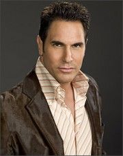 La popularité de Brad Carlton, personnage dans Les Feux de l'Amour