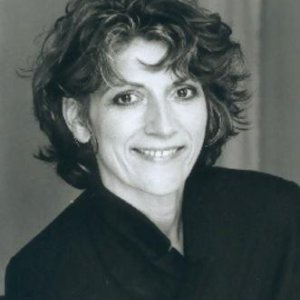 Véronique Augereau,                                                                             voix française                                dans Les Feux de l&#039;Amour