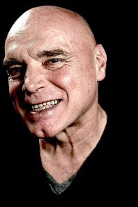 Antoine Tomé,                                                                             voix française                                dans Amour, Gloire et Beauté
