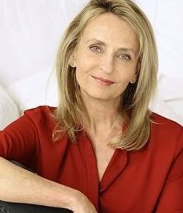 Juliette Degenne,                                                                             voix française                                dans Amour, Gloire et Beauté