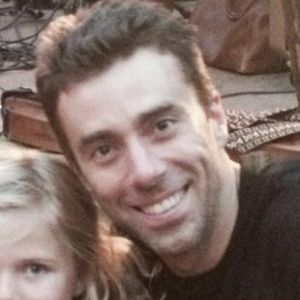 Adam Dusevoir,                                                         technicien                                                    dans Amour, Gloire et Beauté