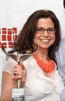 Amanda L. Beall,                                                         technicienne                                                    dans Les Feux de l&#039;Amour