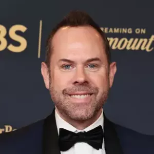 Casey Kasprzyk,                                                         technicien                                                    dans Amour, Gloire et Beauté