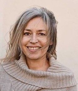 Laurence Mongeaud,                                                                             voix française                                dans Les Feux de l&#039;Amour