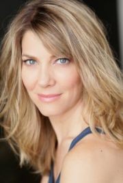 Amy Stewart,                                     actrice                                                                        dans Les Feux de l&#039;Amour
