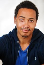 Philip AJ Smithey,                                     acteur                                                                        dans Les Feux de l&#039;Amour