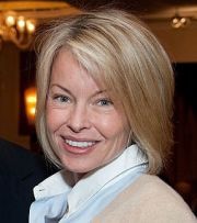 Jensen Buchanan,                                     actrice                                                                        dans Les Feux de l&#039;Amour