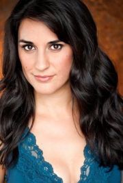 Carolina Espiro,                                     actrice                                                                        dans Les Feux de l&#039;Amour