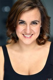 Clara Soares,                                                                             voix française                                dans Les Feux de l&#039;Amour