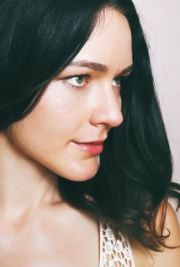Hannah Barefoot,                                     actrice                                                                        dans Les Feux de l&#039;Amour