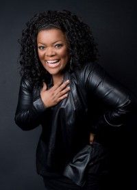 Yvette Nicole Brown,                                     actrice                                                                        dans Les Feux de l&#039;Amour